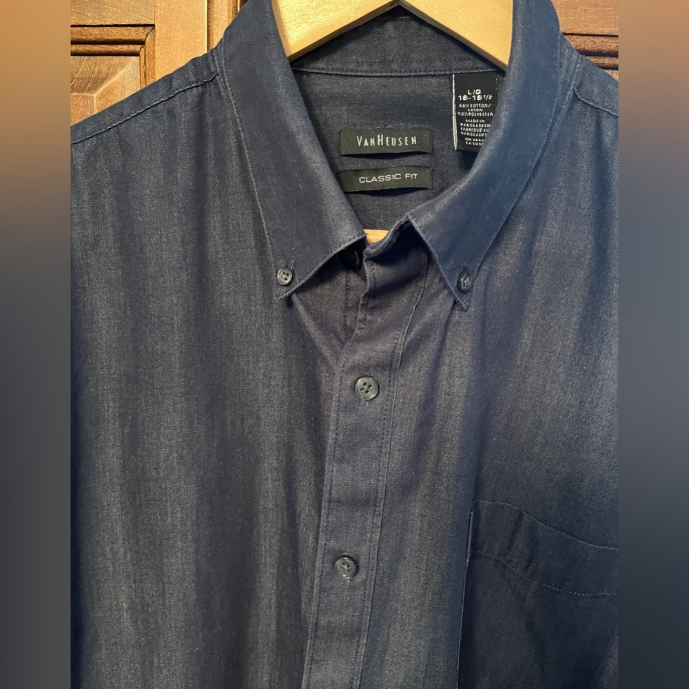 Van Heusen Men’s Button Down Shirt, Large - Picture 2 of 6